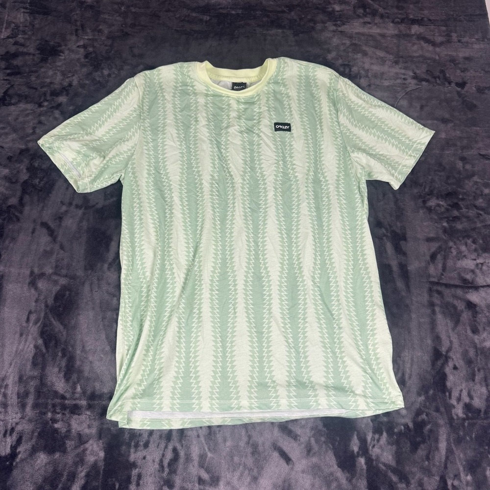 Oakley T-Shirt Mens Medium Green Hydrolix Zig Zag Stripe‎ Short Sleeve Tee